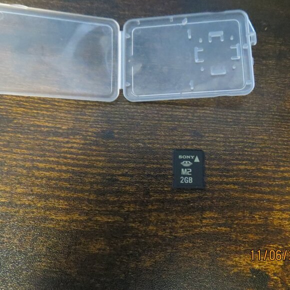 Genuine Sony M2 2GB Memory Card - Picture 1 of 4